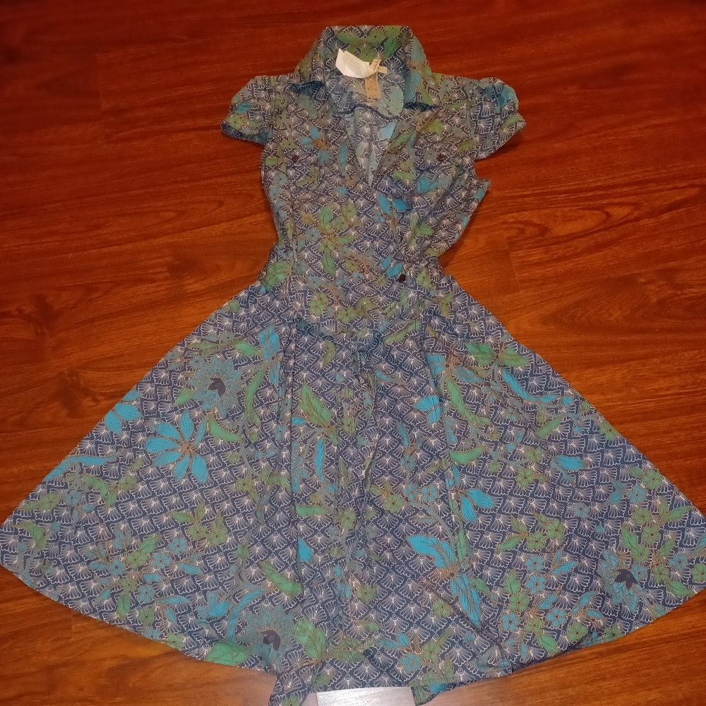 Andrew & Co wrap dress size M